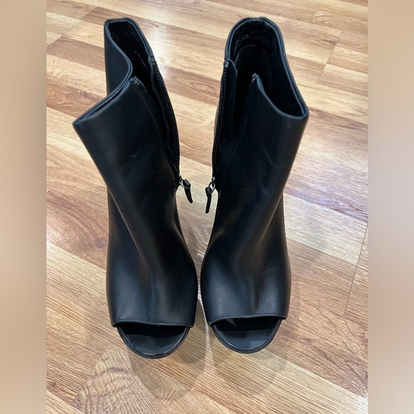 Giuseppe Zanotti Shoes - 🖤 Black Giuseppe Wedges